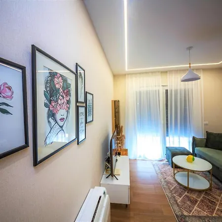 Terrace 4 טיראנה